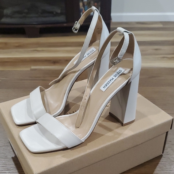 Steve Madden Bone Leather Heels - Picture 2 of 8